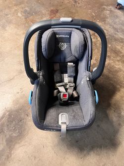 Uppababy Mesa infant car seat