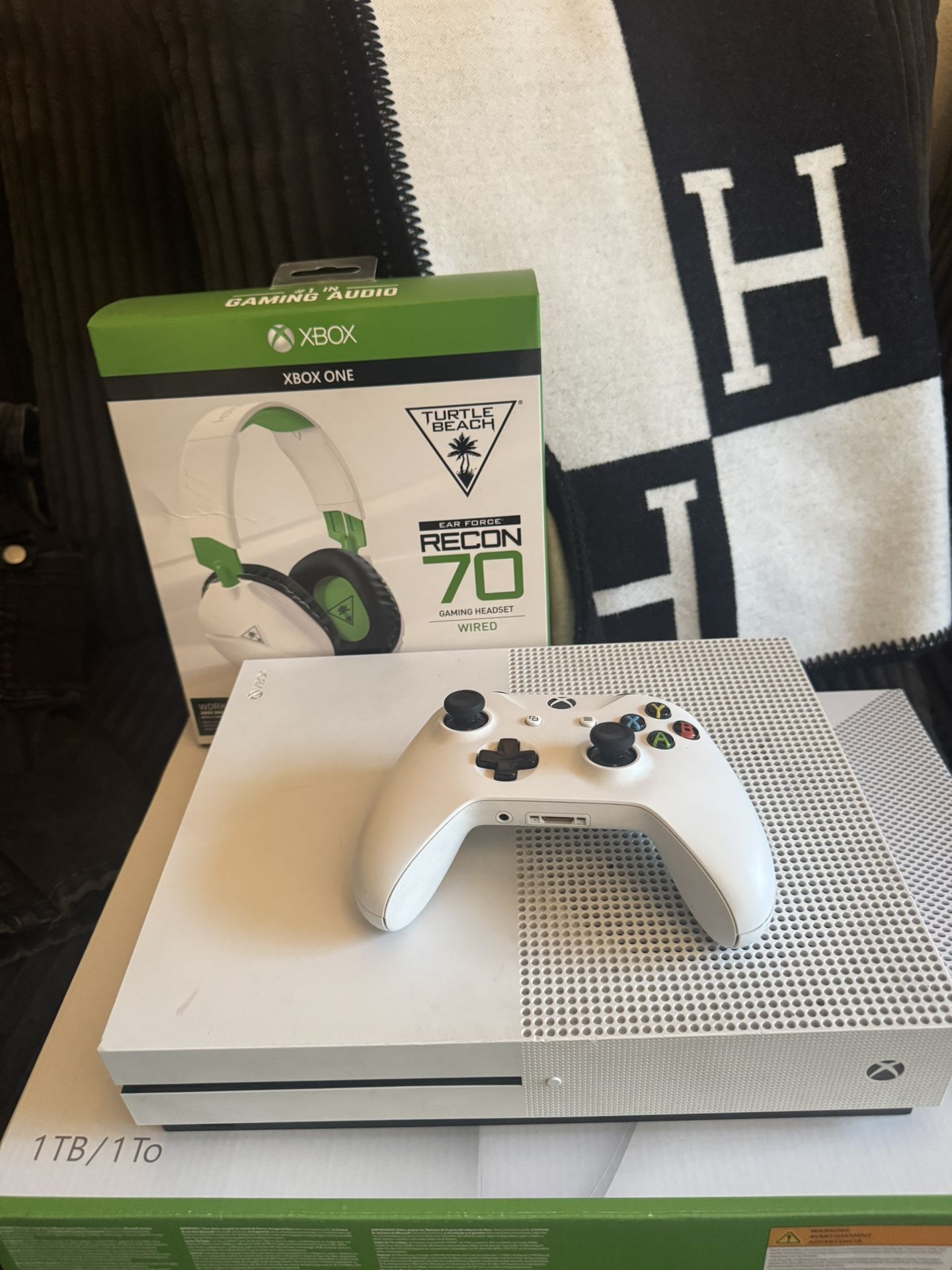Xbox One S