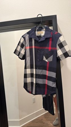 Burberry button up size small