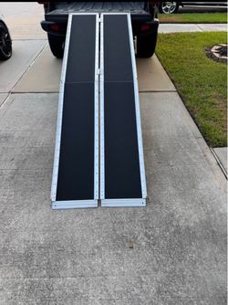 Portable aluminum ramp 8ft with extra support in the middle