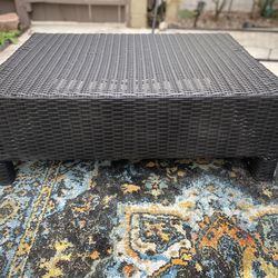 Outdoor ottoman