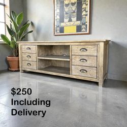 🪵 Rustic Farmhouse Wooden Media Console / TV Stand — Free Delivery 20 Miles 🚚