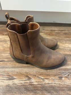 Maurice brown ankle boots, size 6