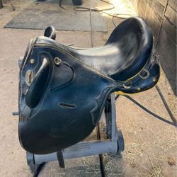 Saddle 