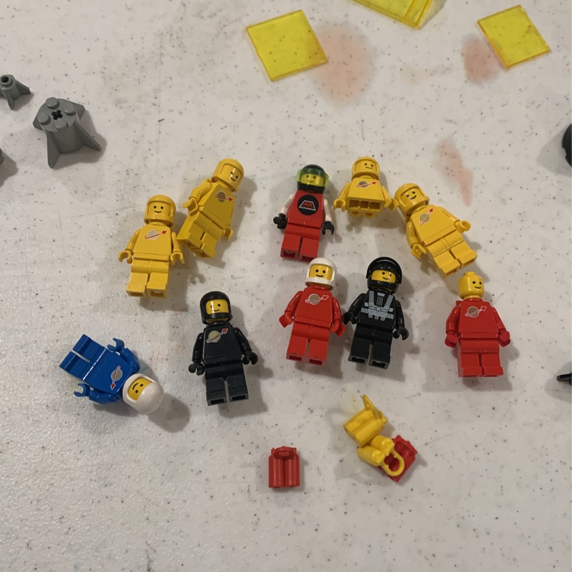 Lego Vintage Space Mini figures And Pieces