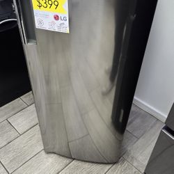 LG - 5.79 Cu. Ft. Top-Freezer Refrigerator with Semi Auto Defrost