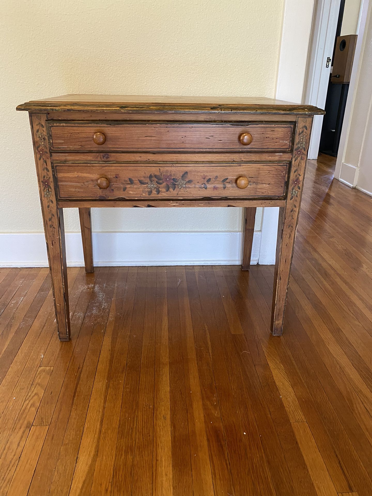 Side Table with Matching Tray Top
