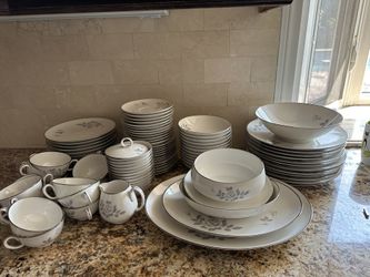 Noritake Rosalind Set