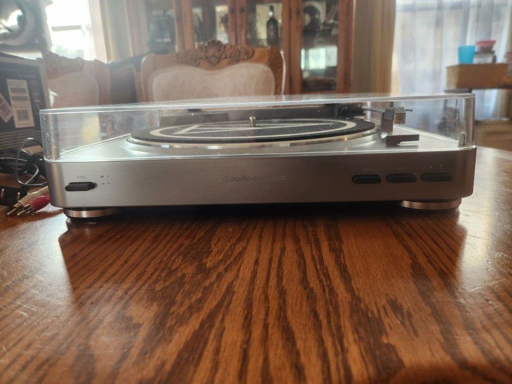 Audio Technica Record Player Model LP-60