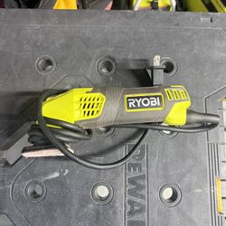 Ryobi 0.4 Amp Corded 2-7/8 in. Detail Sander