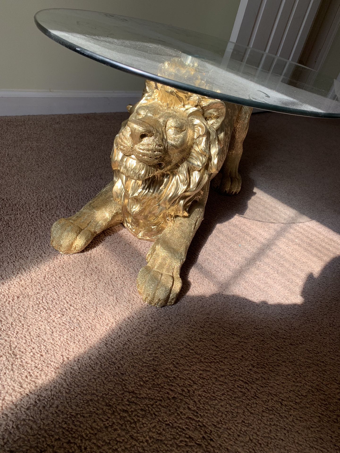 Hollow gold lion glass table