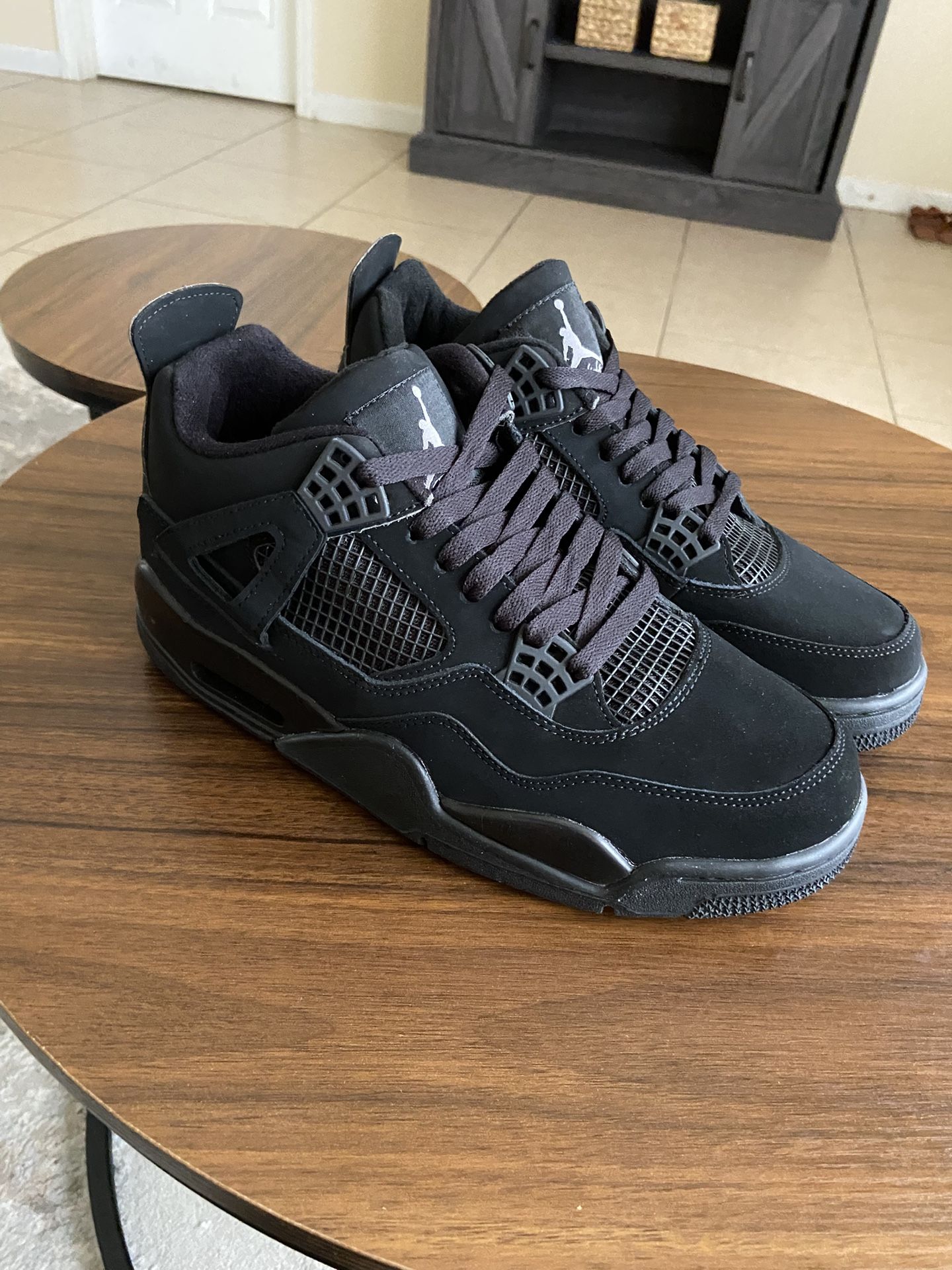 Nike Retro 4 Men’s Size 8.5 (New-Nuevos)