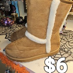 Girls Mudd Boots Size 3