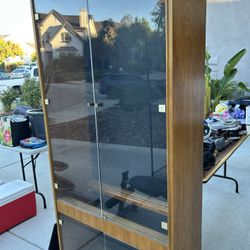 Free Display Cabinet 6 1/2 Feet Tall 35 Inch Wide Will Come With 5 Glass Shelves Pickup Only In Menifee 