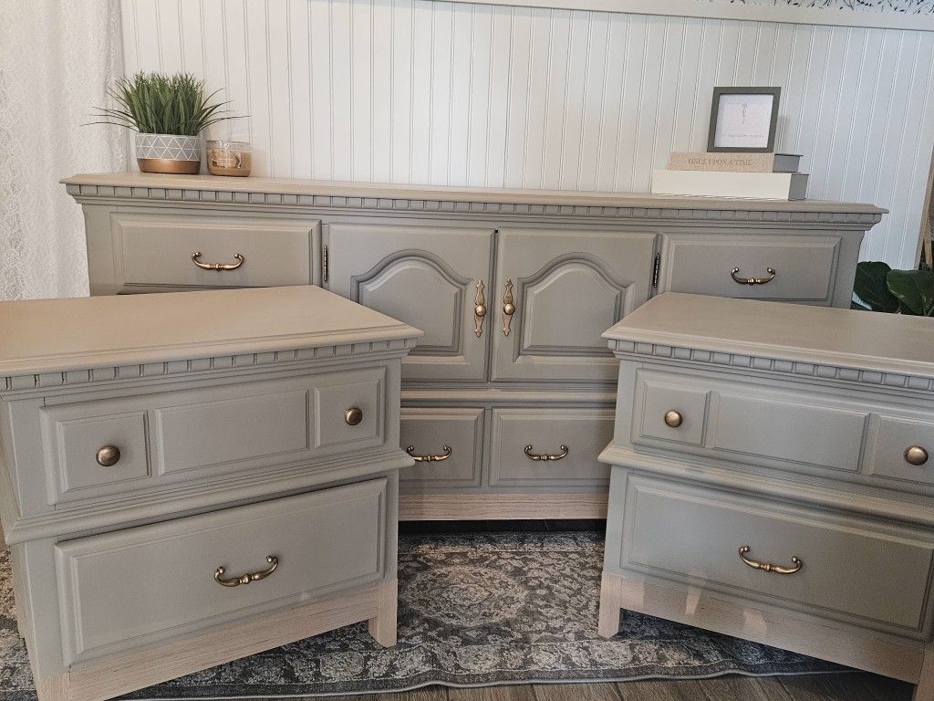 Dresser Set