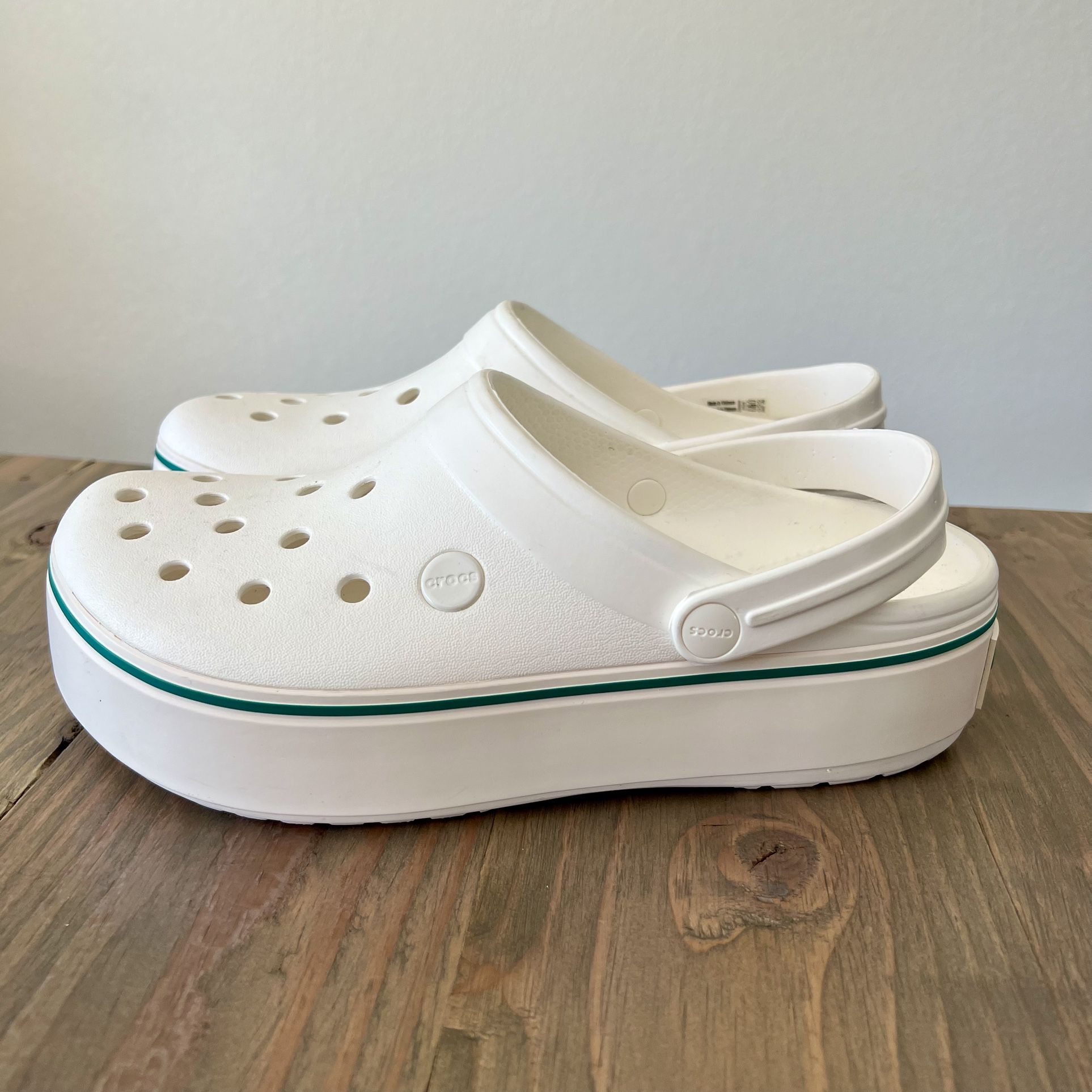 Crocs White Platform Slip On Shoes Women's Size 9