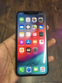iPhone X 64GB Factory Unlocked With Free Charger