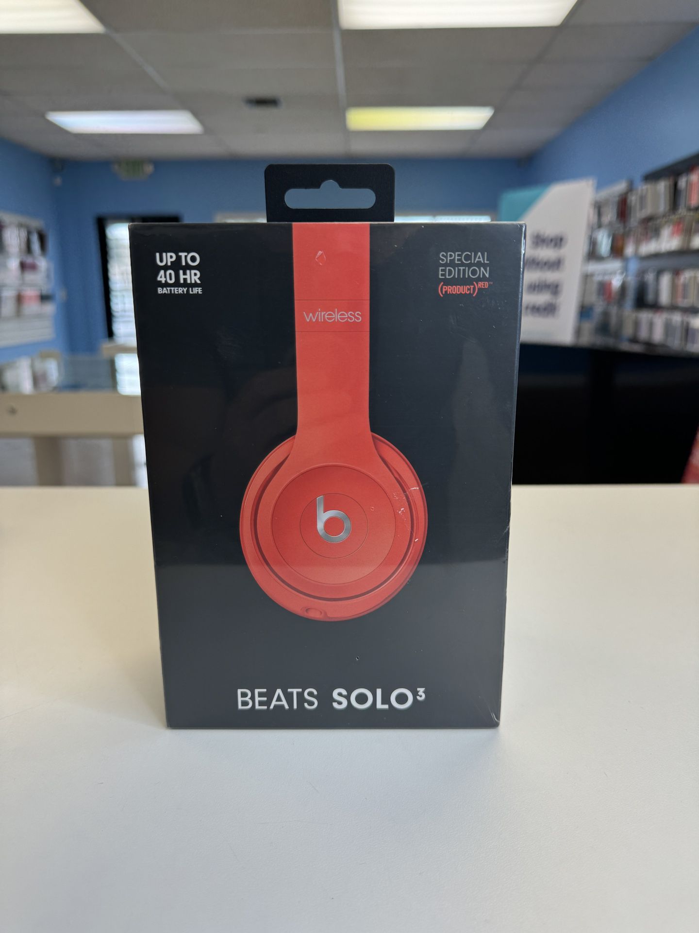 Beats by Dr. Dre Solo 3  SPECIAL EDITION (PRODUCT) Refld Color  Headphones is new sealed and comes With Apple Care Plus Till 2032