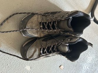 Youth hiking boots