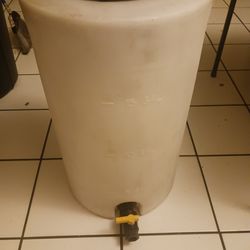 Water tank 15 gal w/ Lid Heavy duty