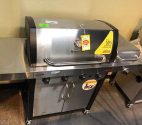 Brand New PERFORMANCE SERIES™ 6-BURNER GAS GRILL 7JX93