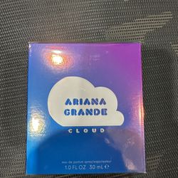 Arianna Grande Cloud
