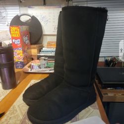 UGG boots... New Condition 