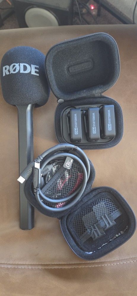 RODE Wireless PRO kit With Hand Mic