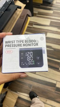 W05 Wrist Type Blood Pressure Monitor