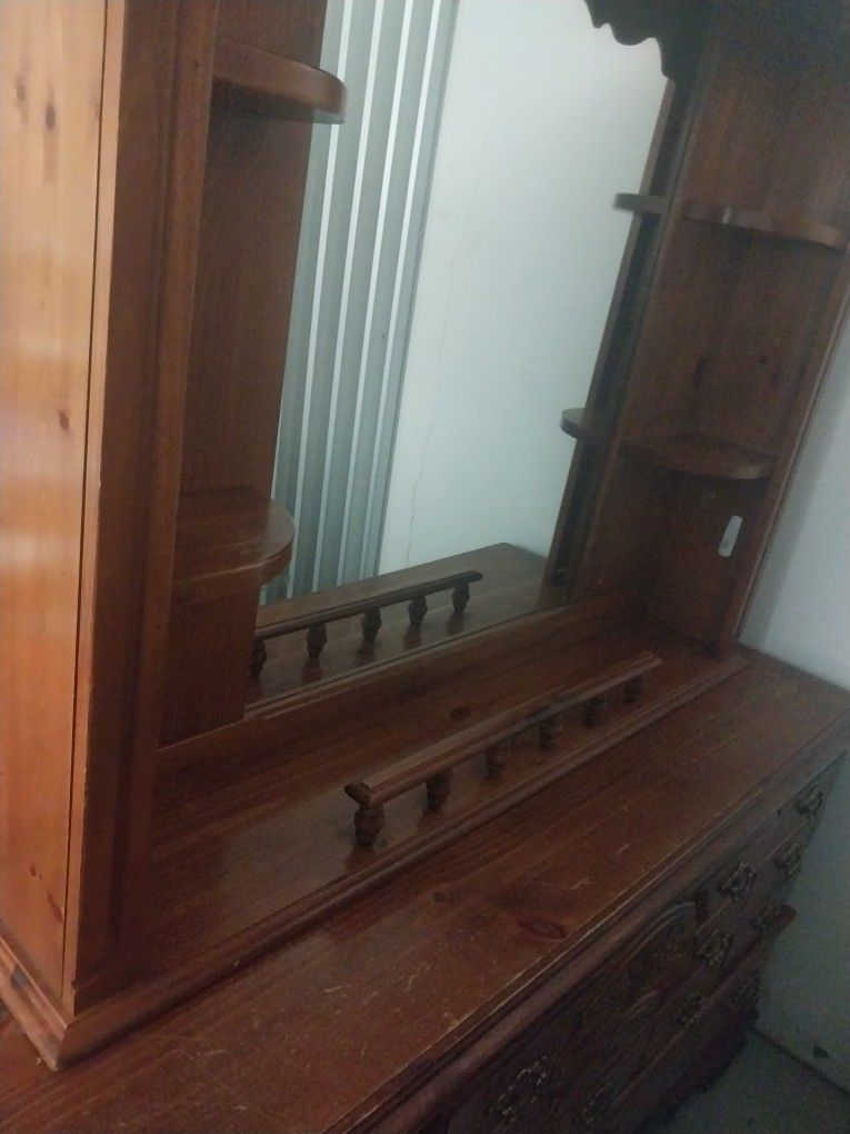 Dresser
