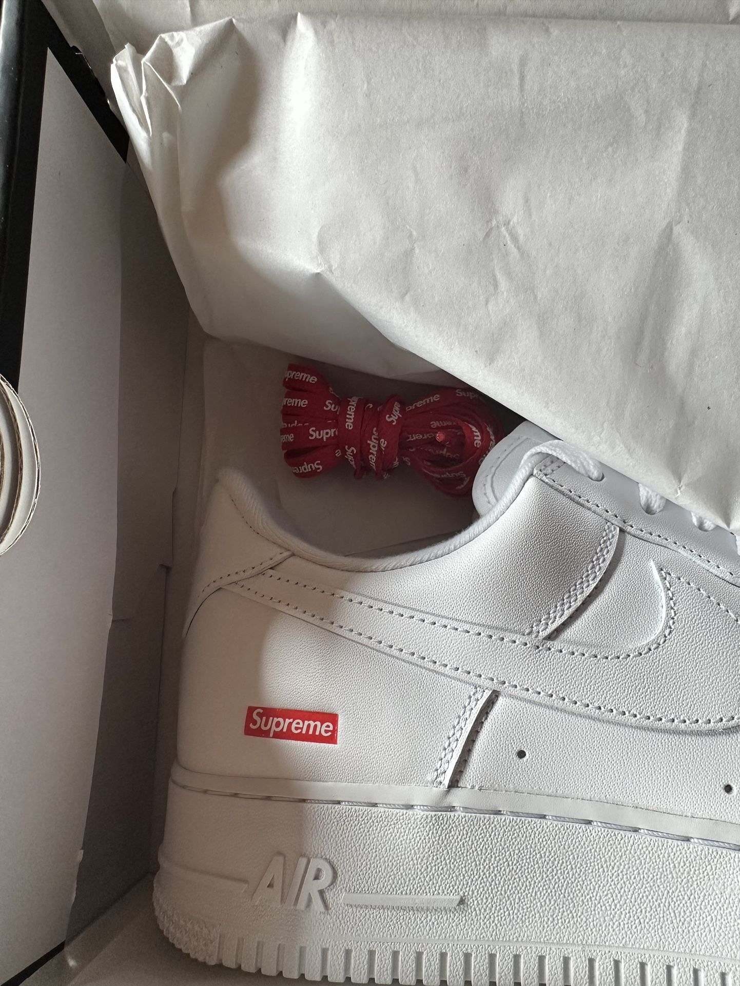 Nike X Supreme Air Force 1 “White” (2022)