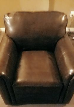 Single leather couch
