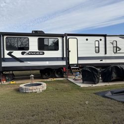 2021 Crossroads Zinger 340re