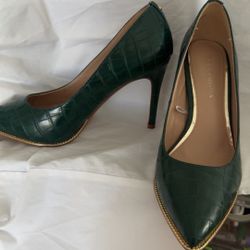 BCBG CUTE HEELS 