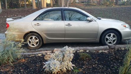02 toyota camry very nice