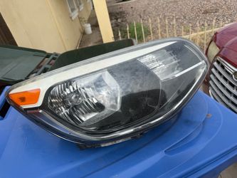 2017 Kia Soul headlights