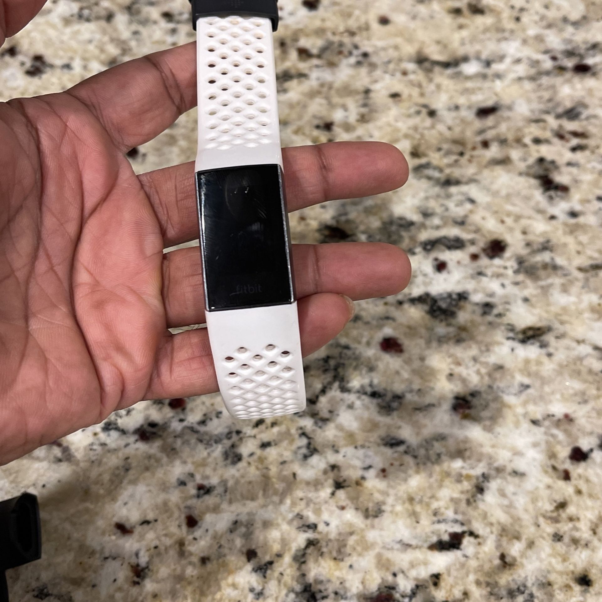 Fitbit Charge 4