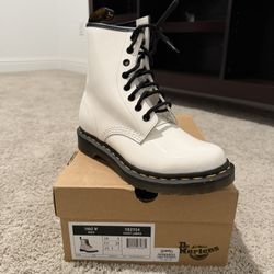 White Doc Martens Women Size 7