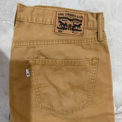 34x32 Levies Khakhi Jeans