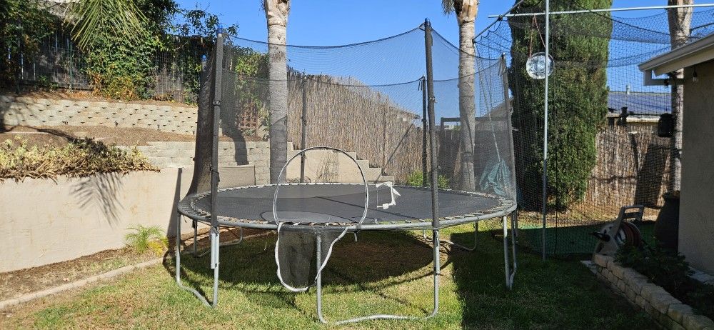 Trampoline 13ft diameter