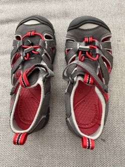 New Kids Keen sandals size 13