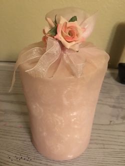 Pink rose candle