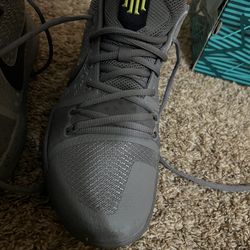 Kyrie Irving Cool Grey 3 (With Box)