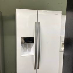 Whirlpool White Fridge 36 W