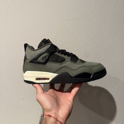 Undefeated Jordan Retro 4 - Size 9 NEW