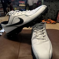 Nike Men’s Golfing Shoes 9.5 
