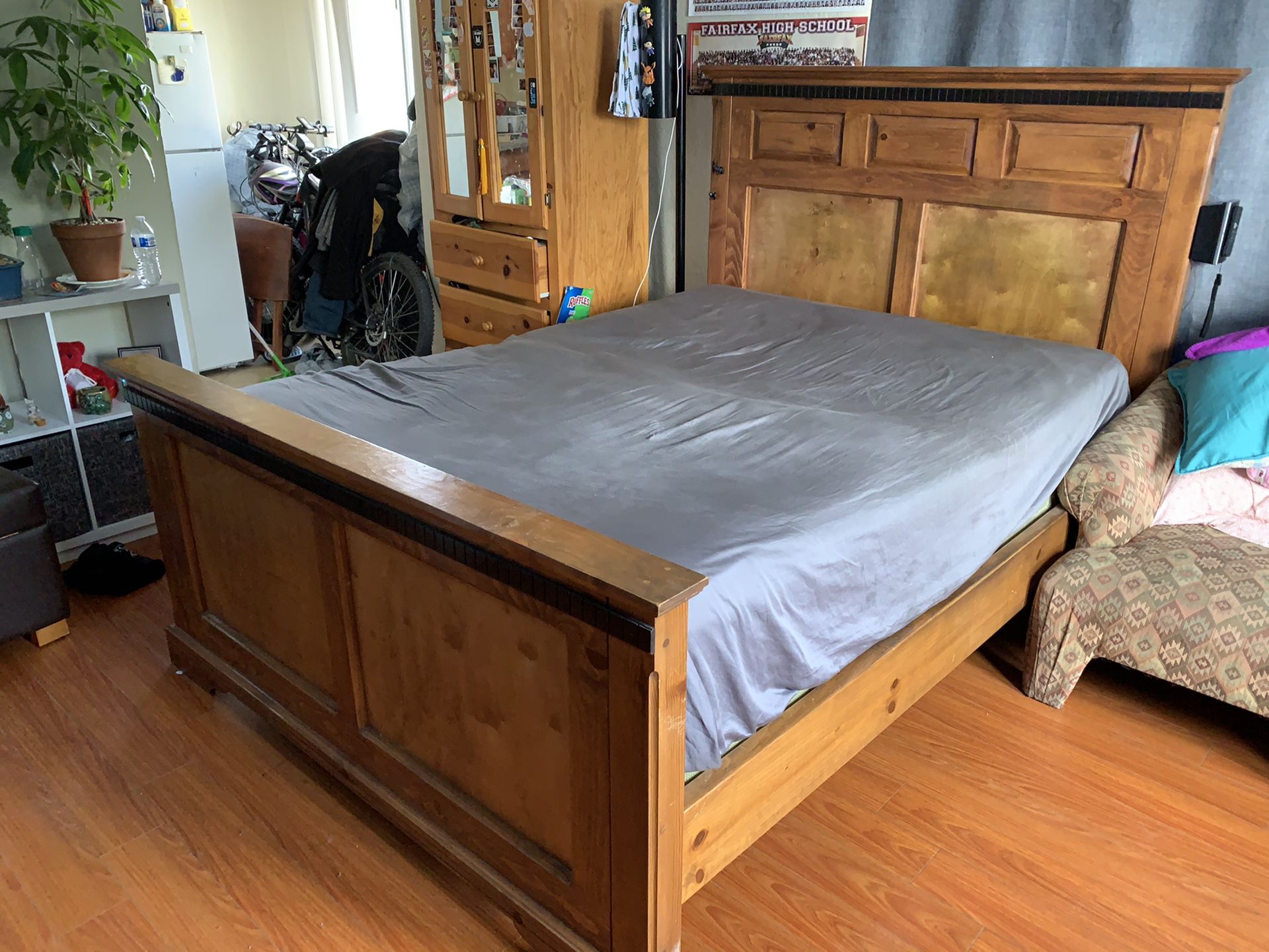 Queen bed frame (solid wood)