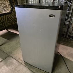 Mini Fridge With Freezer Box 