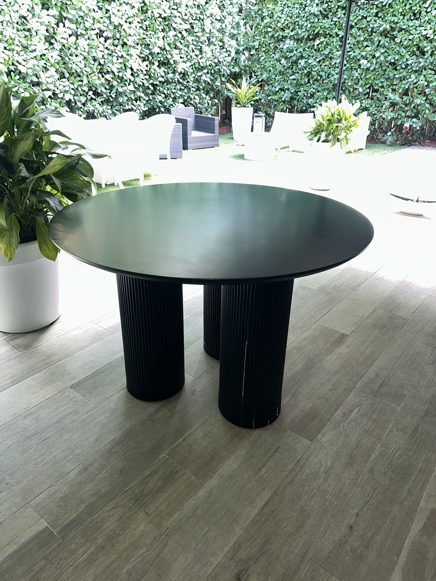 Round Black Breakfast Table