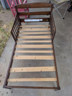 Toddler bed